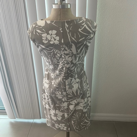 Chaps Cream Sheath Midi Dress for Cocktail GUC SZ 4 Career Cocktail Cruise - Picture 7 of 10